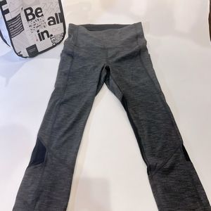 Lululemon Women’s Cropped Gray Leggings. Size 4 or Small.